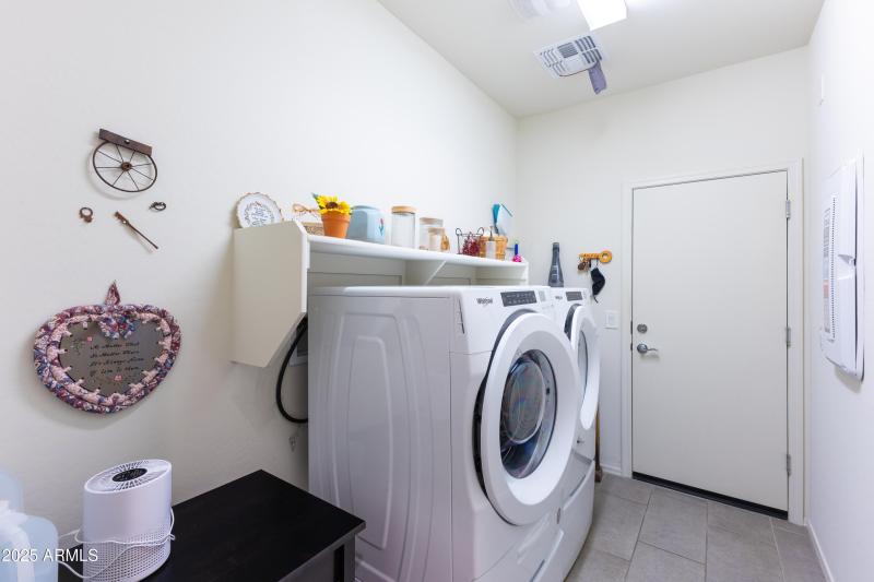 3655 N Astoria Dr-32