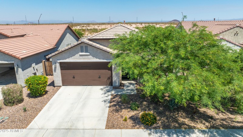 3655 N Astoria Dr-41