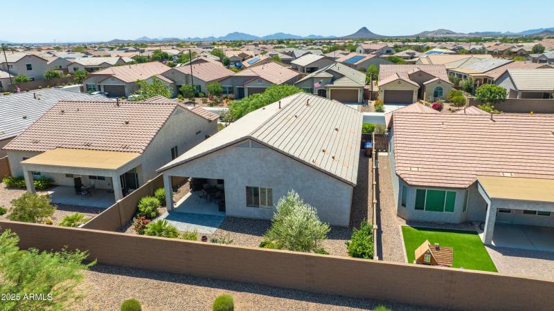 3655 N Astoria Dr-47