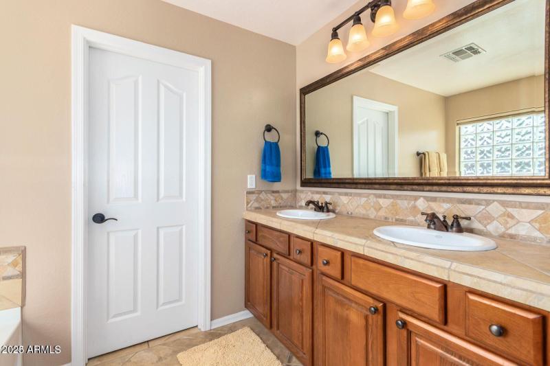 7039 W KATHARINE Way