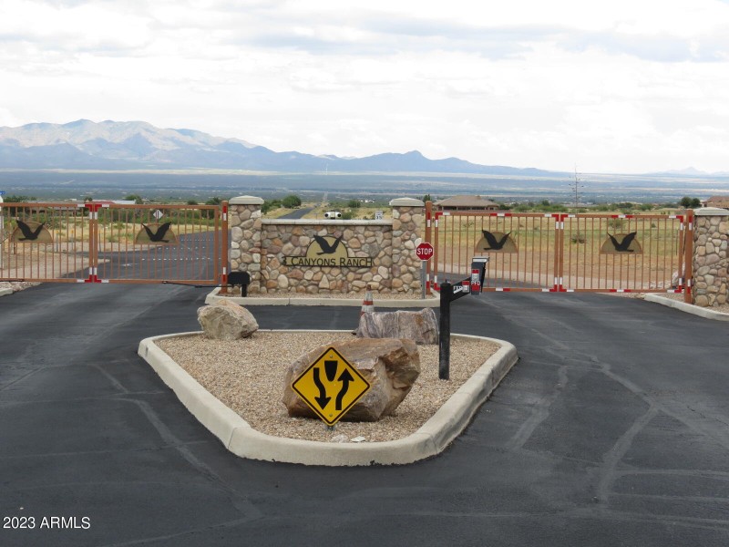 3 Canyons Entry Gate