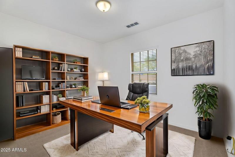 40-web-or-mls-Bowles-21 virtually staged