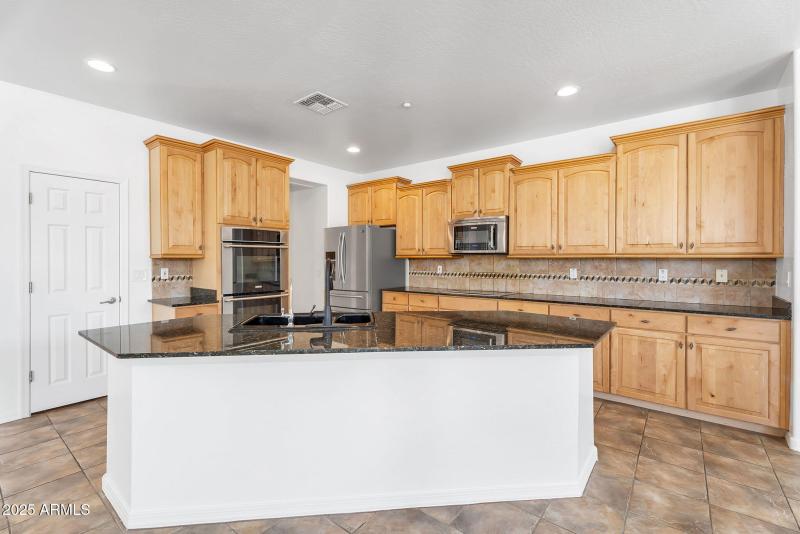 15-web-or-mls-20507 W Daniel Pl -15