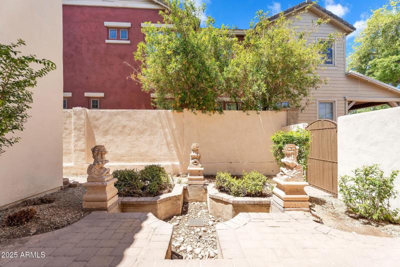 64-web-or-mls-20507 W Daniel Pl -64