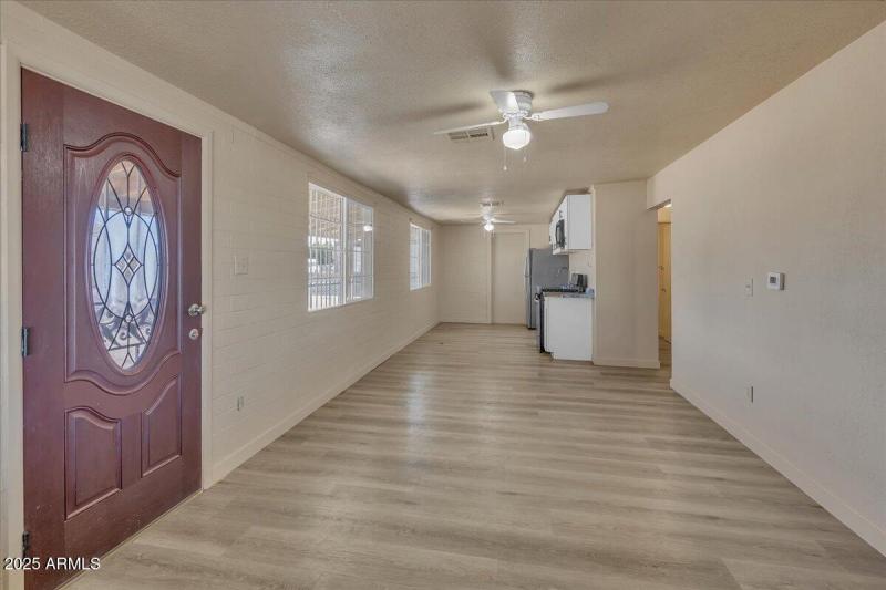 02-6447_W_Piccadilly_Rd2