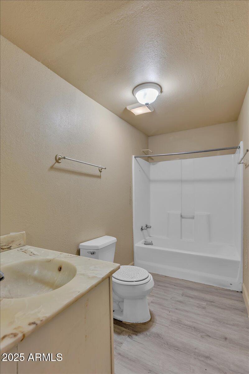 18-6447_W_Piccadilly_Rd18