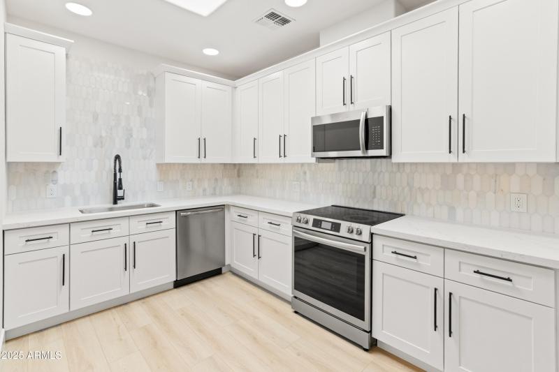 3221 N 37th St #26-10