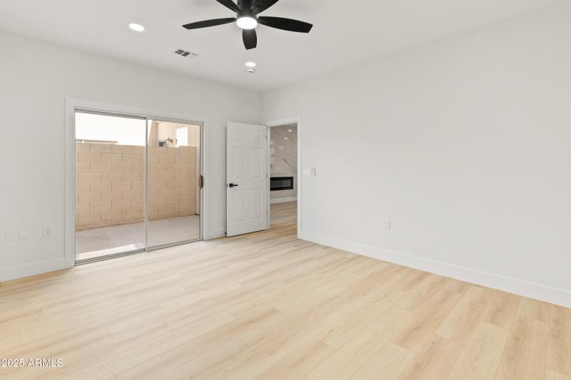 3221 N 37th St #26-15