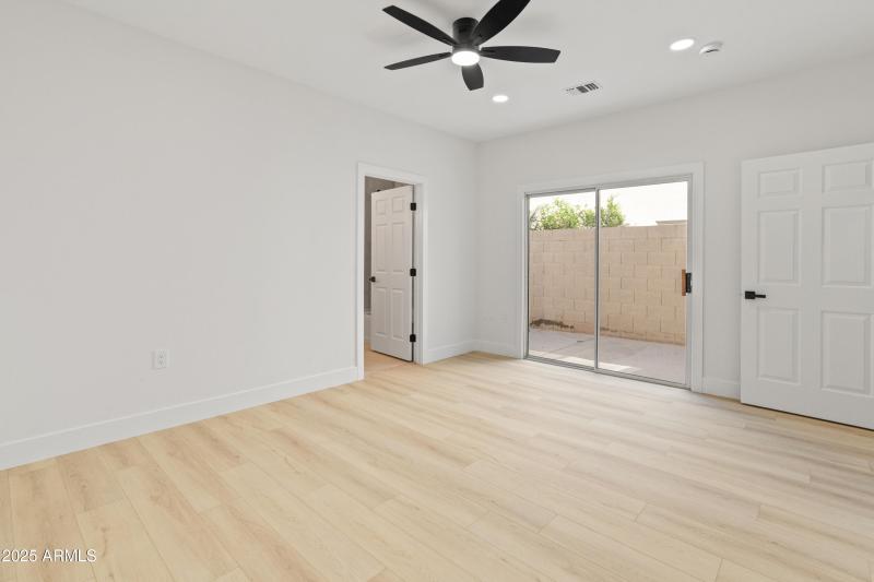 3221 N 37th St #26-16