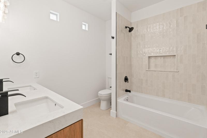 3221 N 37th St #26-19