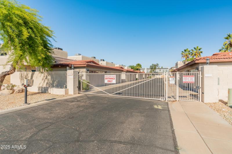 3221 N 37th St #26-38