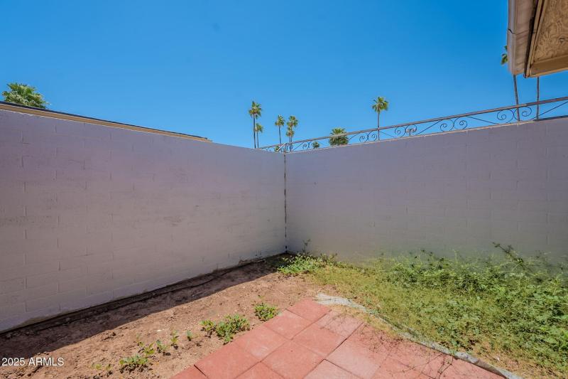 35-web-or-mls-Hobson Plaza-35