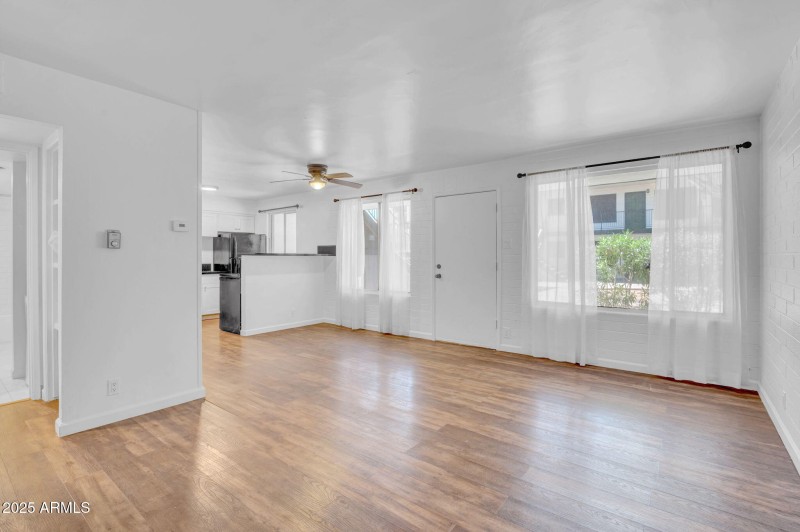 5-web-or-mls-1942 W Berridge Ln-5