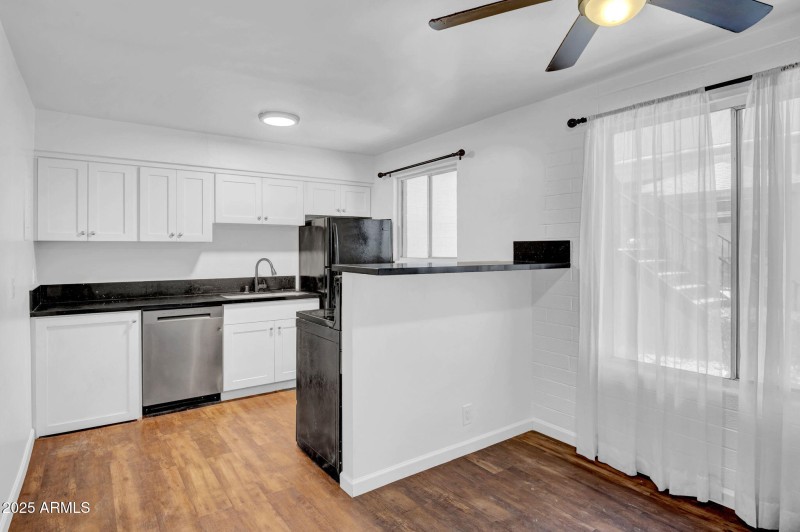 7-web-or-mls-1942 W Berridge Ln-7