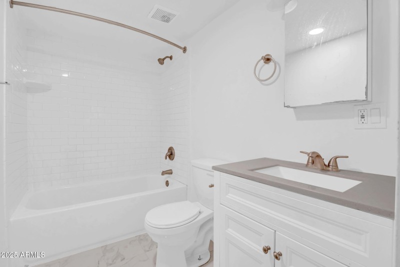 11-web-or-mls-1942 W Berridge Ln-11