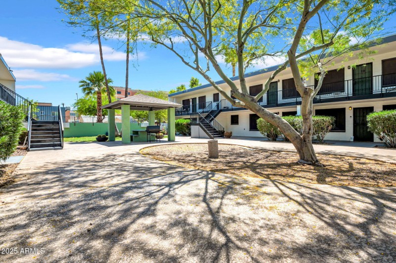 15-web-or-mls-1942 W Berridge Ln-15