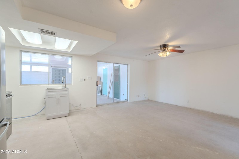 14-web-or-mls-Hobson Plaza-14