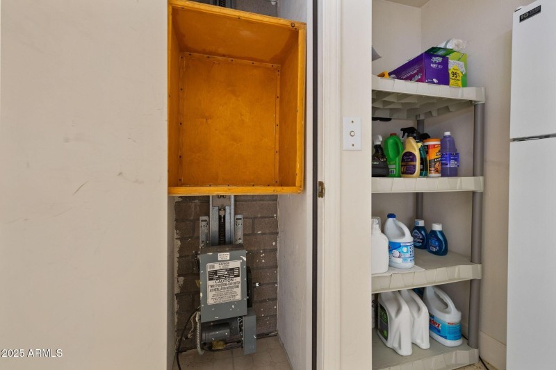 GARAGE DUMBWAITER