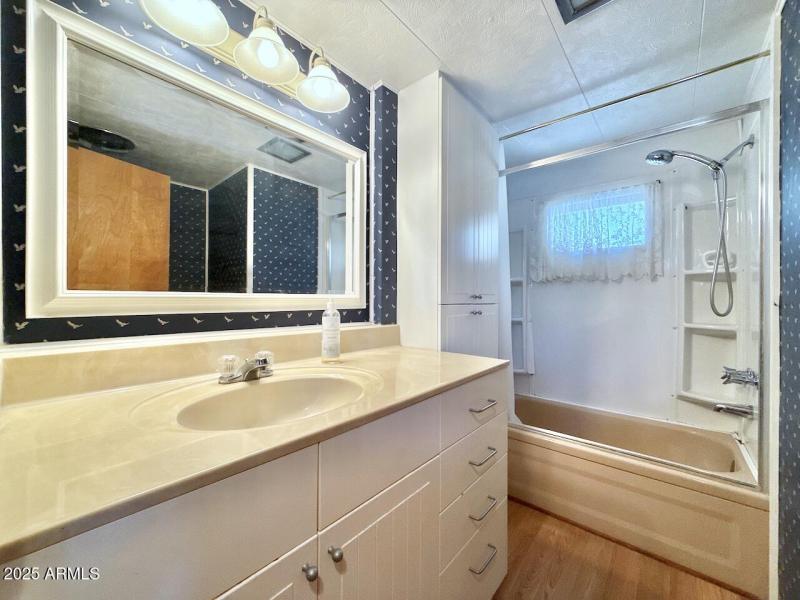 40 Guest Bathroom