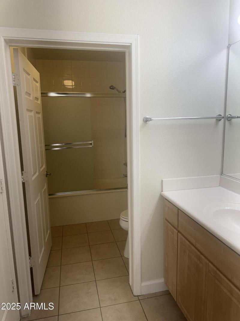 indian bend master bathroom