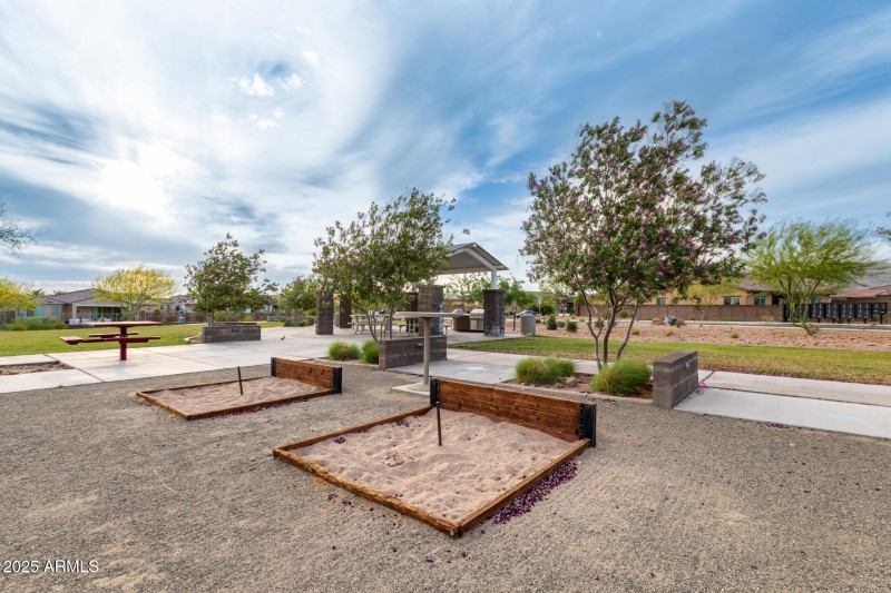 Peralta Canyon Community Amenities