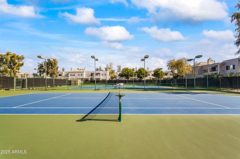 ESTATE CLUB - TENNIS COURTS (VIEW II)