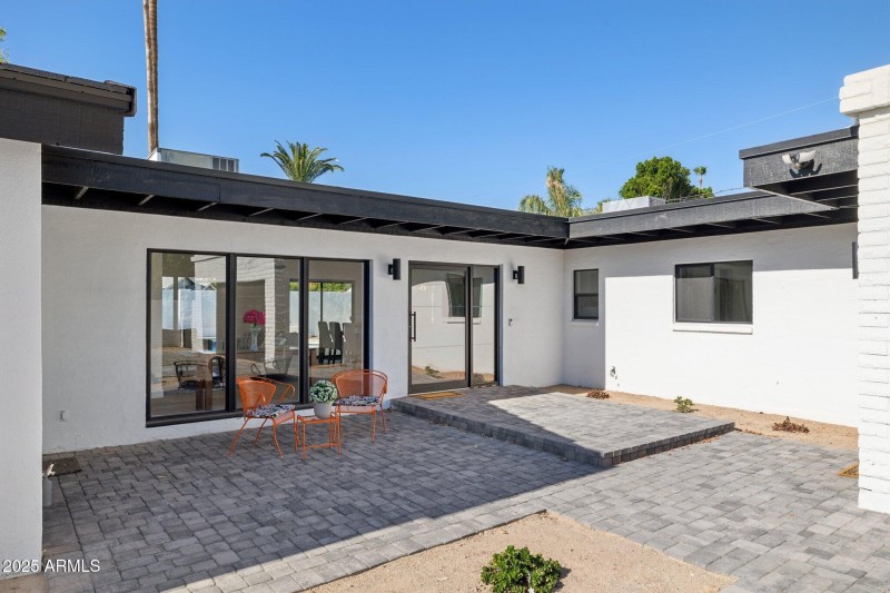 3-web-or-mls-342-e-orangewood-ave