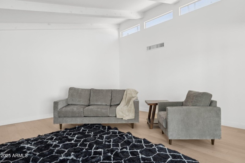 7-web-or-mls-342-e-orangewood-ave