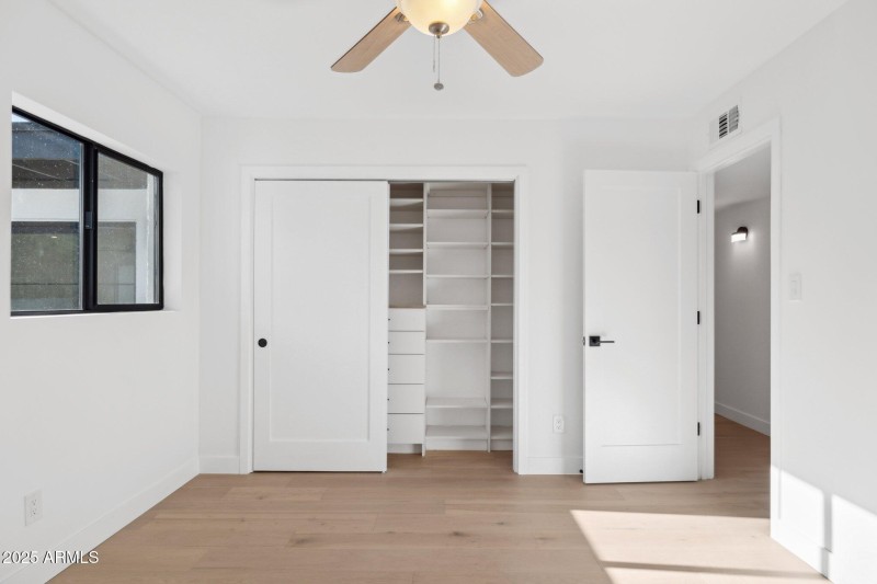 29-web-or-mls-342-e-orangewood-ave