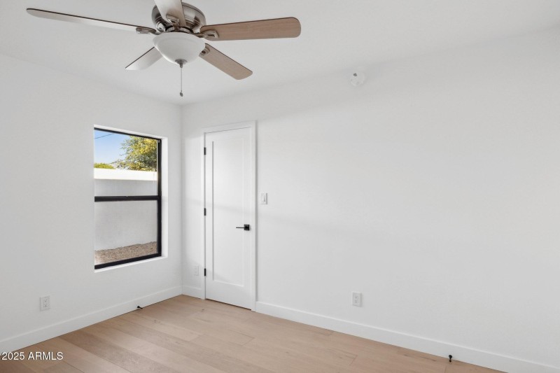 30-web-or-mls-342-e-orangewood-ave