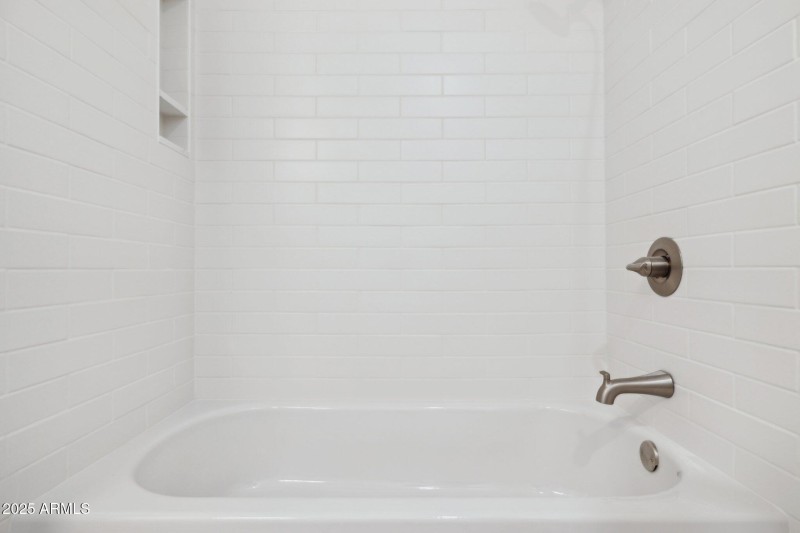 34-web-or-mls-342-e-orangewood-ave