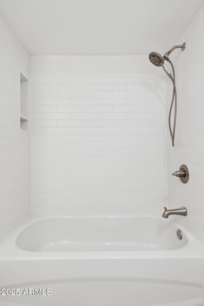 35-web-or-mls-342-e-orangewood-ave