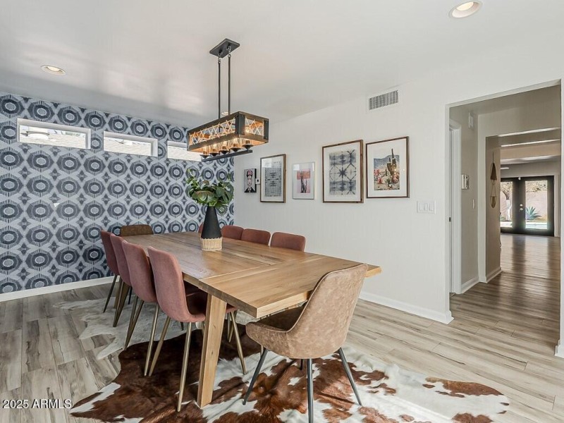 028_Formal Dining Area