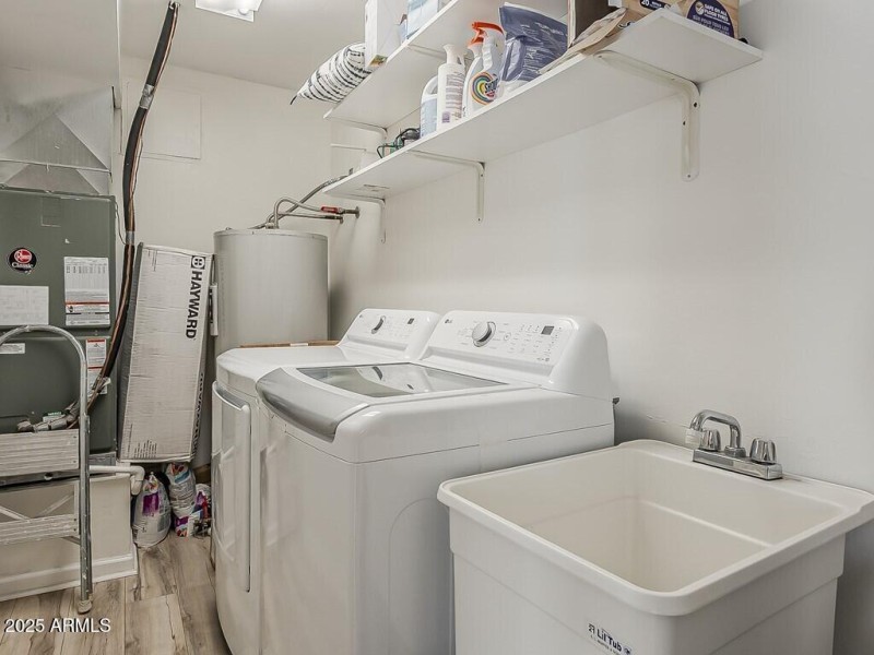 030_Laundry Room Area