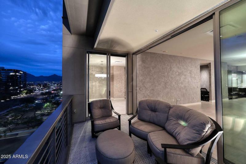 Moving Walls of Glass