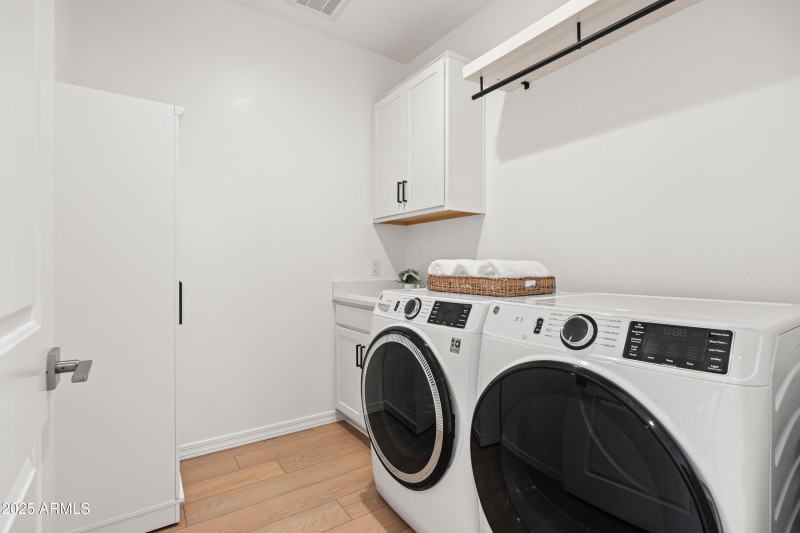 2j laundry room