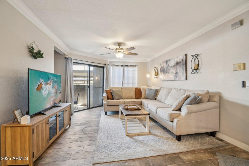 3-web-or-mls-E Campbell Ave 107-1405-003