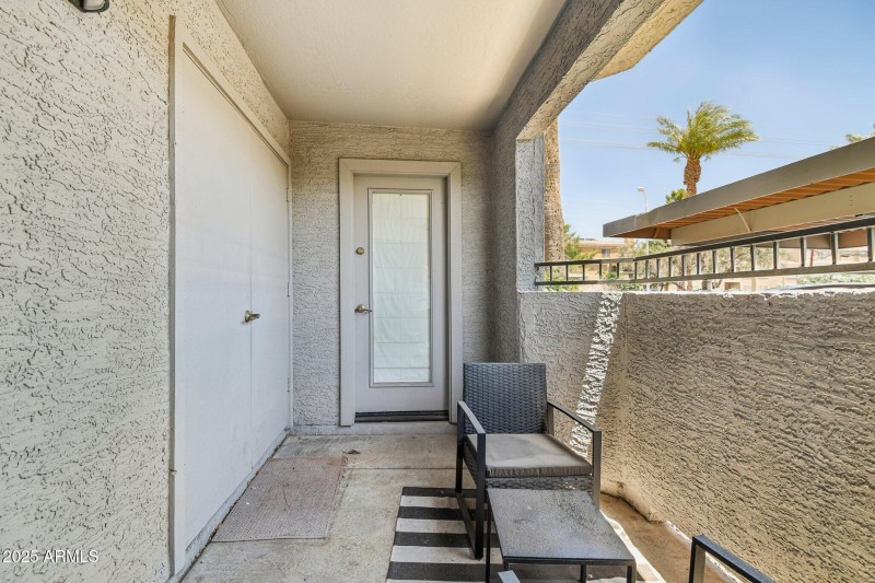 21-web-or-mls-E Campbell Ave 107-1405-02