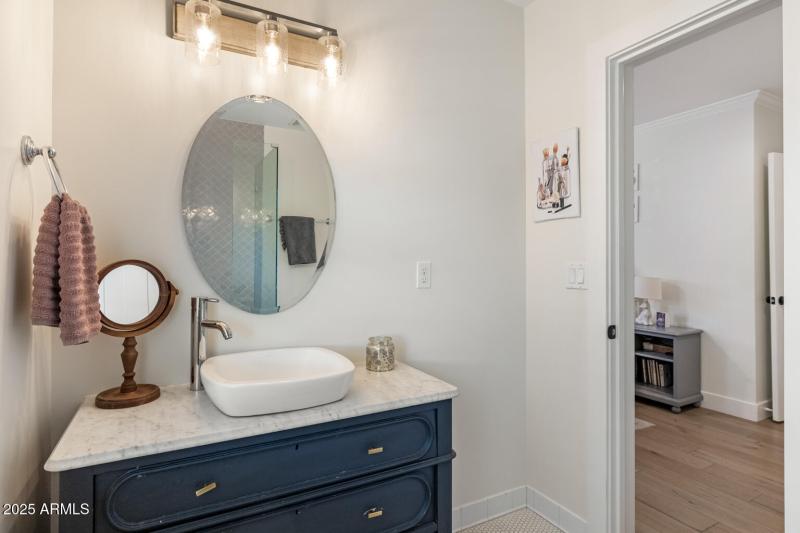 3308 N 51st St Phoenix - 312