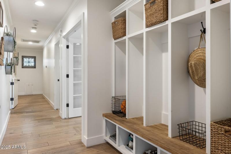 3308 N 51st St Phoenix - 377