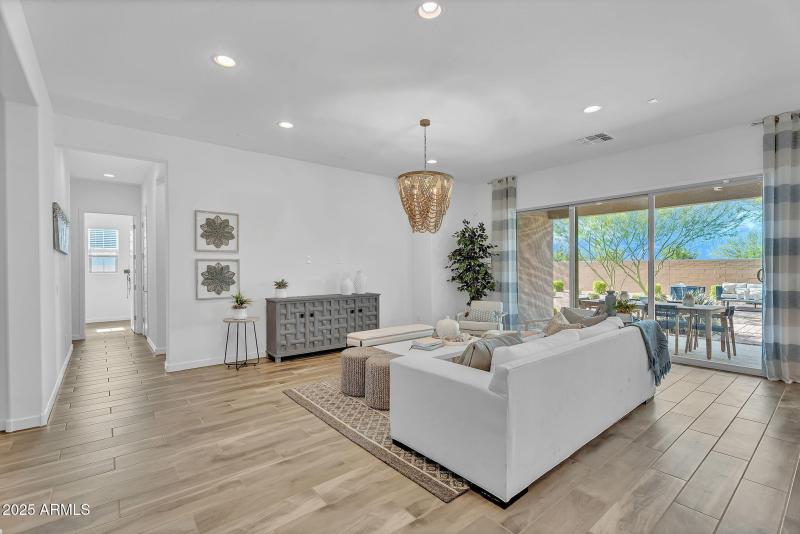 13-web-or-mls-21934 E lords Court-10