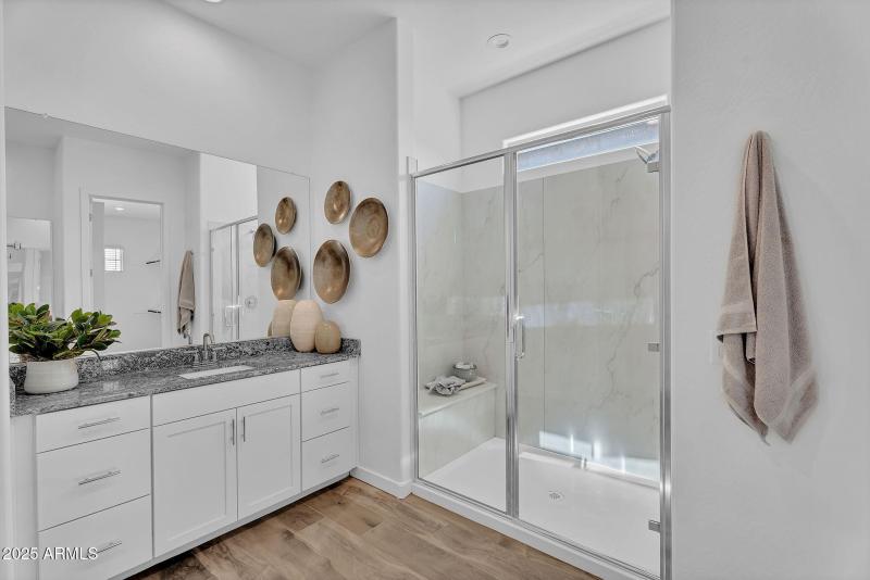 33-web-or-mls-21934 E lords Court-30