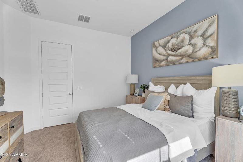 43-web-or-mls-21934 E lords Court-40