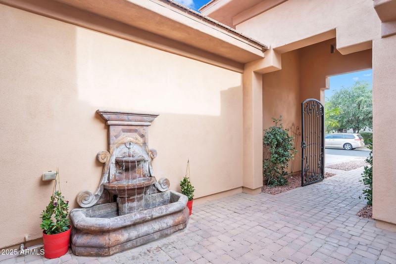 5-web-or-mls-4756 E Ironhorse Rd-05