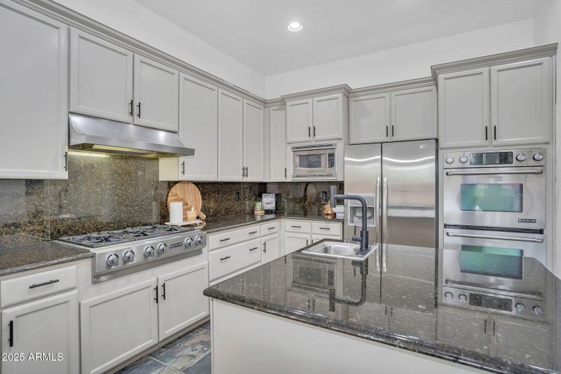 16-web-or-mls-4756 E Ironhorse Rd-16