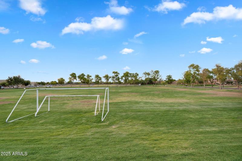 95-web-or-mls-4756 E Ironhorse Rd Commun