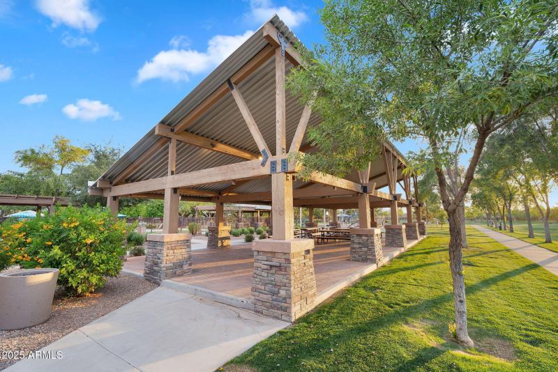 98-web-or-mls-4756 E Ironhorse Rd Commun