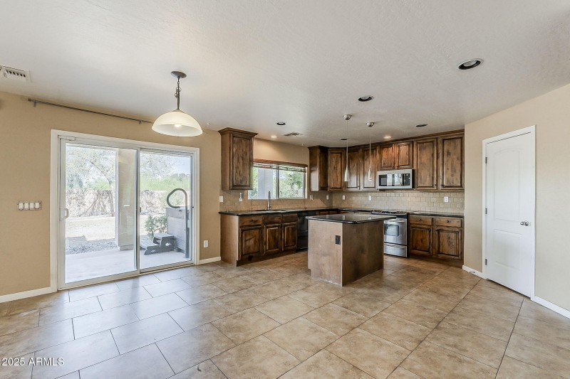 12-web-or-mls-Jade-12