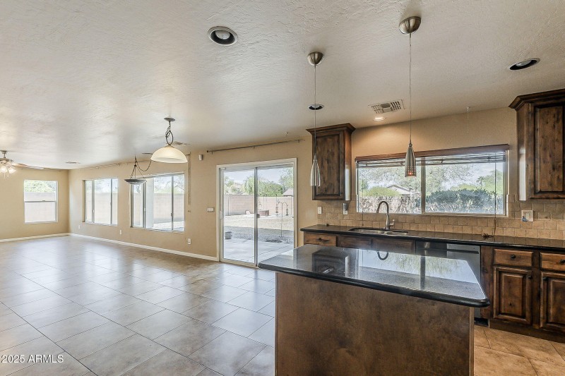 13-web-or-mls-Jade-13