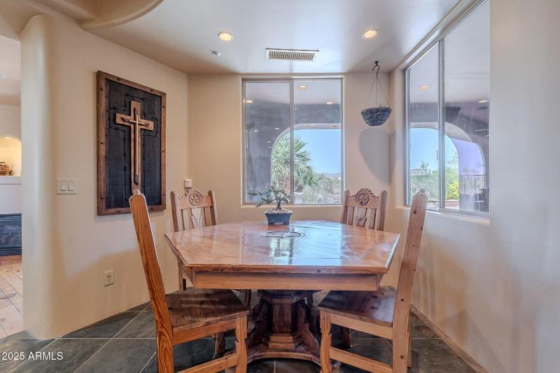 009_Eat in Kitchen Area